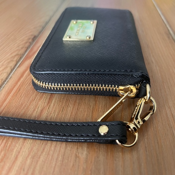 Michael Kors MK Black and Gold Wristlet Wallet - Picture 5 of 8